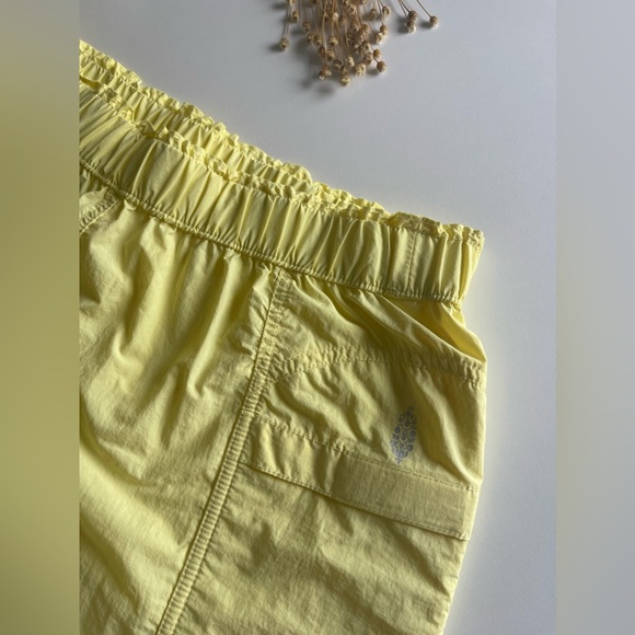 Free People Movement In The Wild Cargo Shorts Size S NWOT - Picture 7 of 12